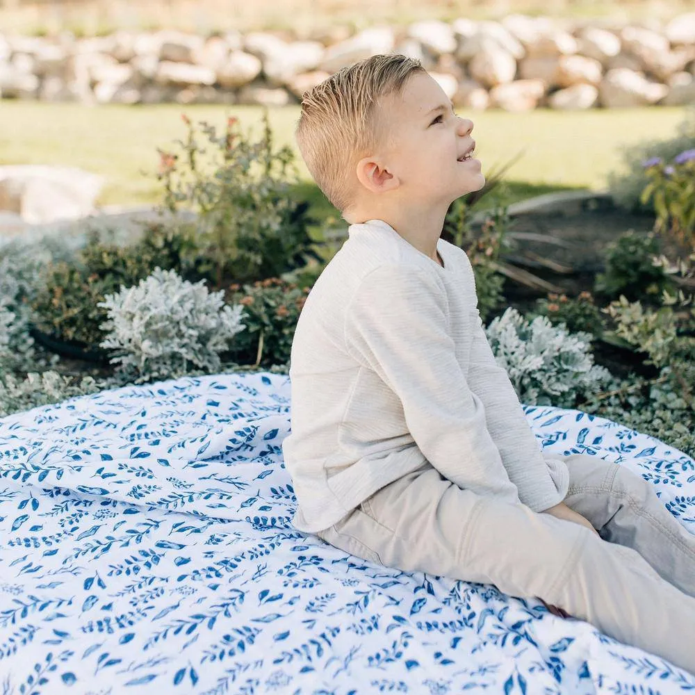 Blue Leaves   Cornflower Classic Muslin Super Snuggle Blanket