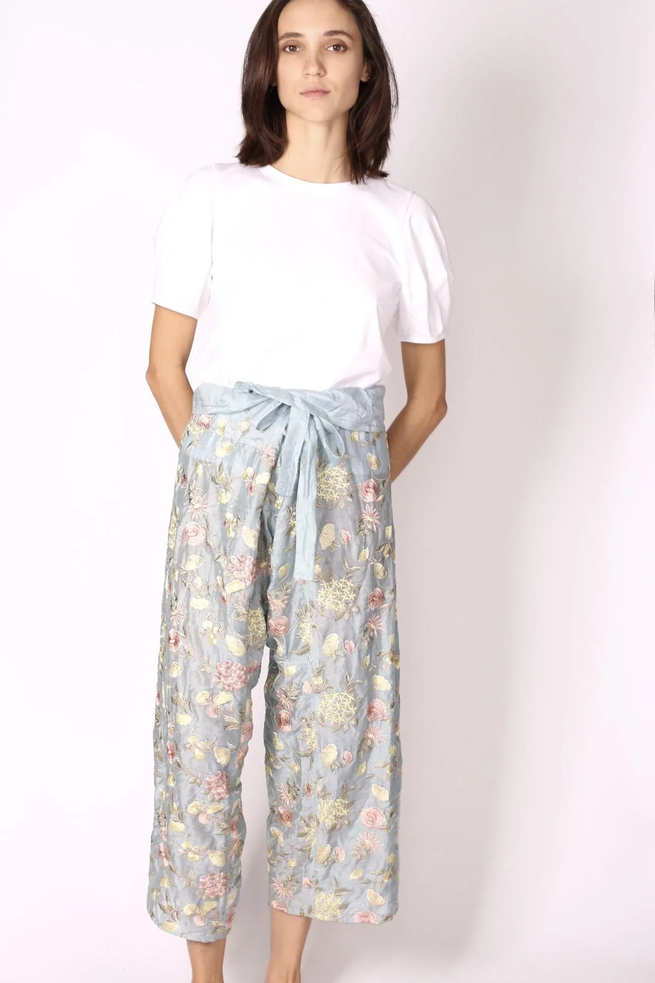 EMBROIDERED FISHERMAN PANTS MAYU