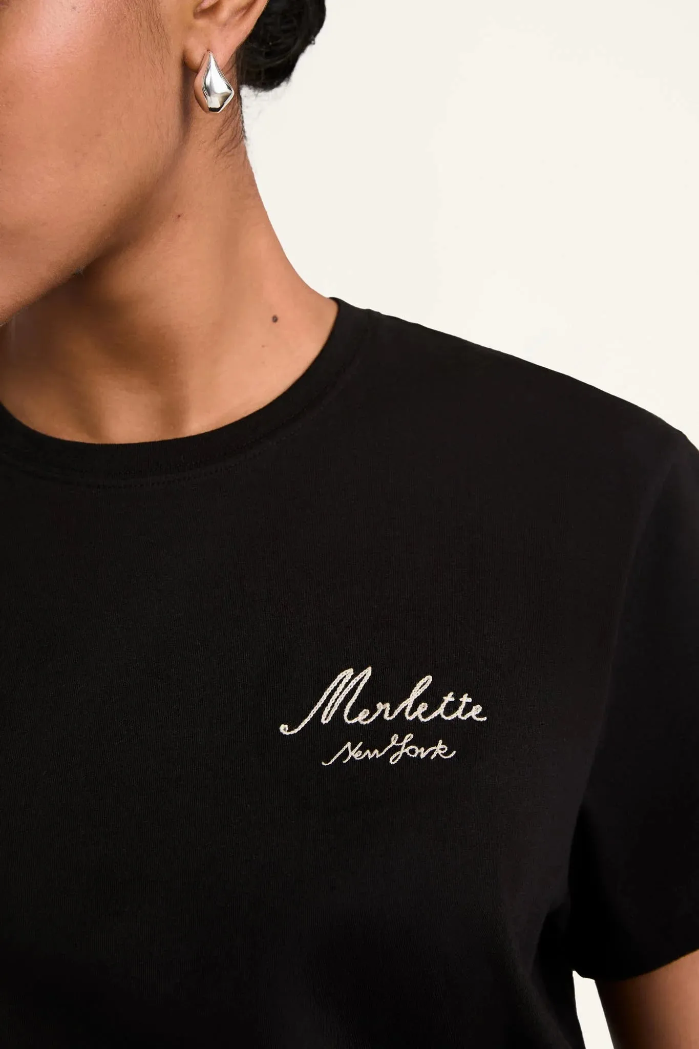 Logo T-Shirt in Black Beige Emb