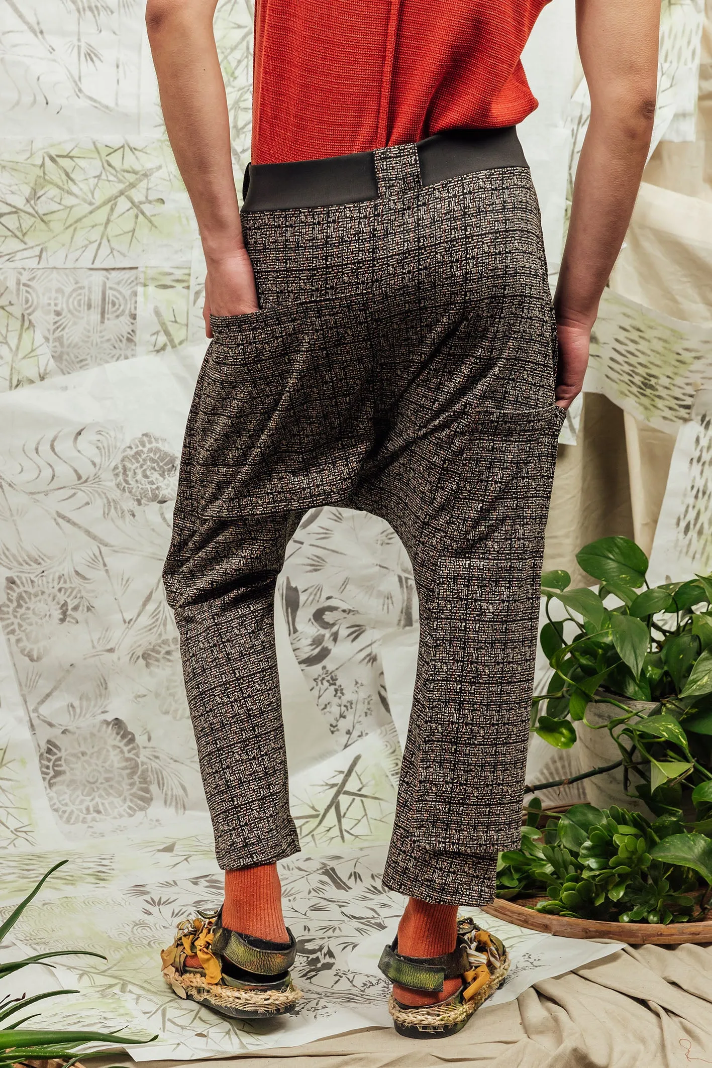 SL24 ADRIA DROP CRUTCH PANTS - ABSTRACT TAMARIND